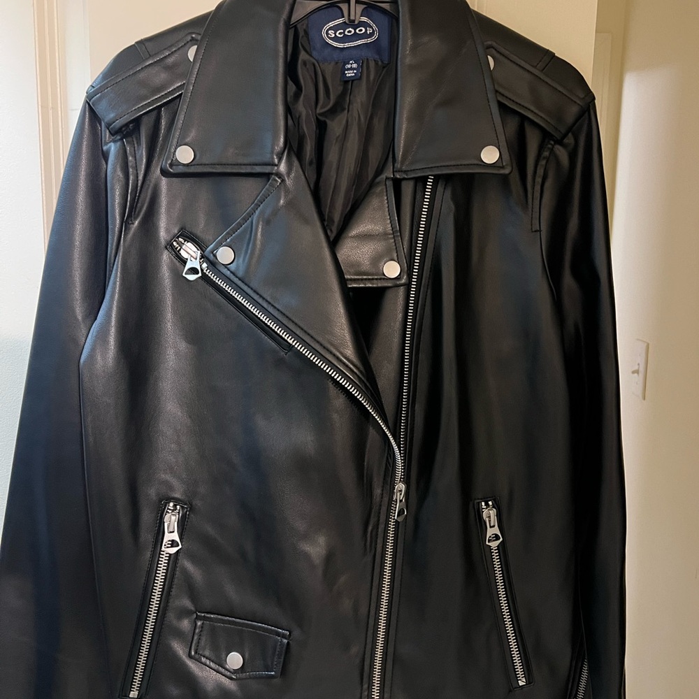 Sleek Black Leather Moto Jacket - Picture 2 of 5